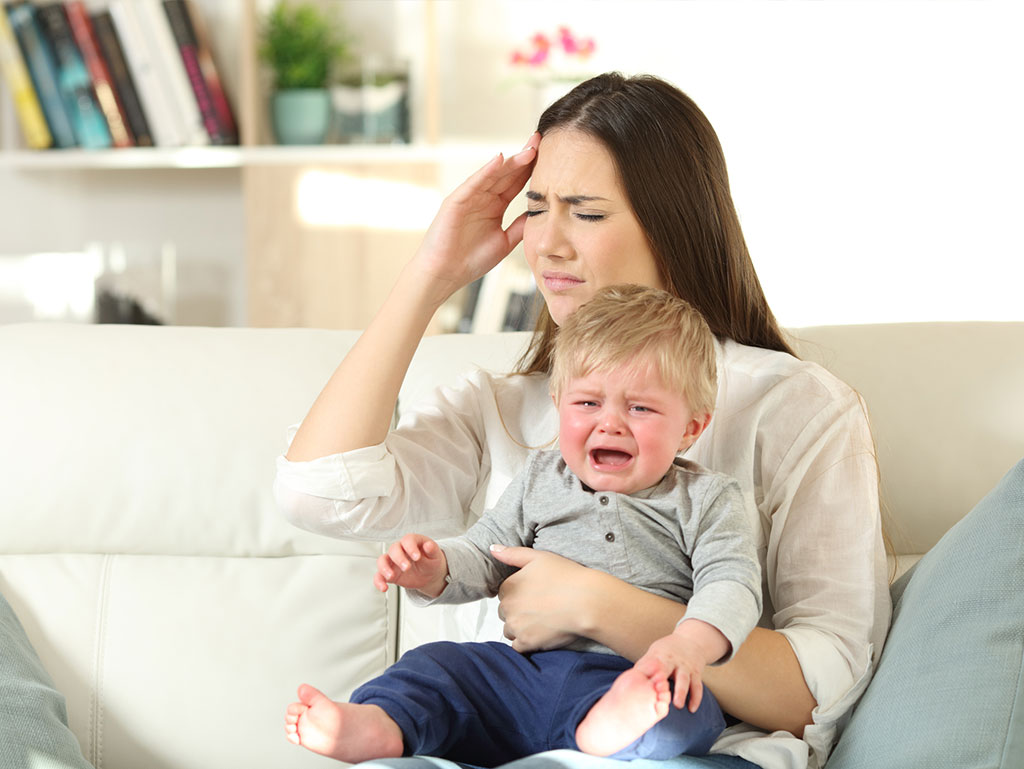 کودک گریان: وقتی نوزاد تازه متولد شده گریه می کند، چه کنیم؟